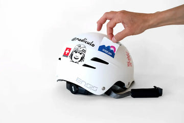 Balz Pro Helm mit Stickern