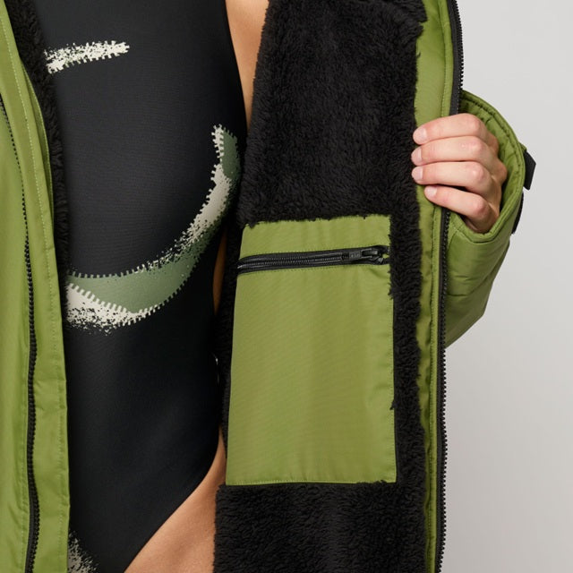 Mystic Poncho Explore Moss 2025