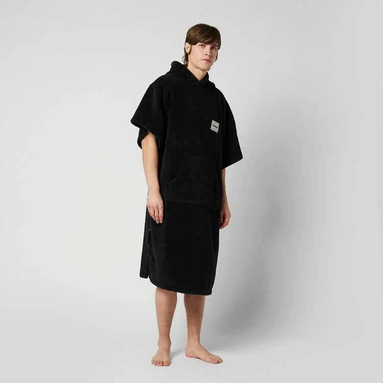 Mystic Poncho Teddy Black 2024