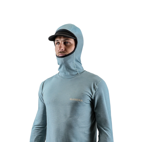 Manera Hooded Wetshirt LS vom Mann getragen