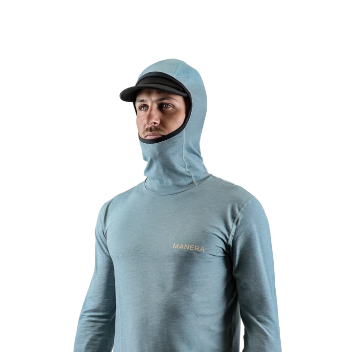 Manera Hooded Wetshirt LS vom Mann getragen