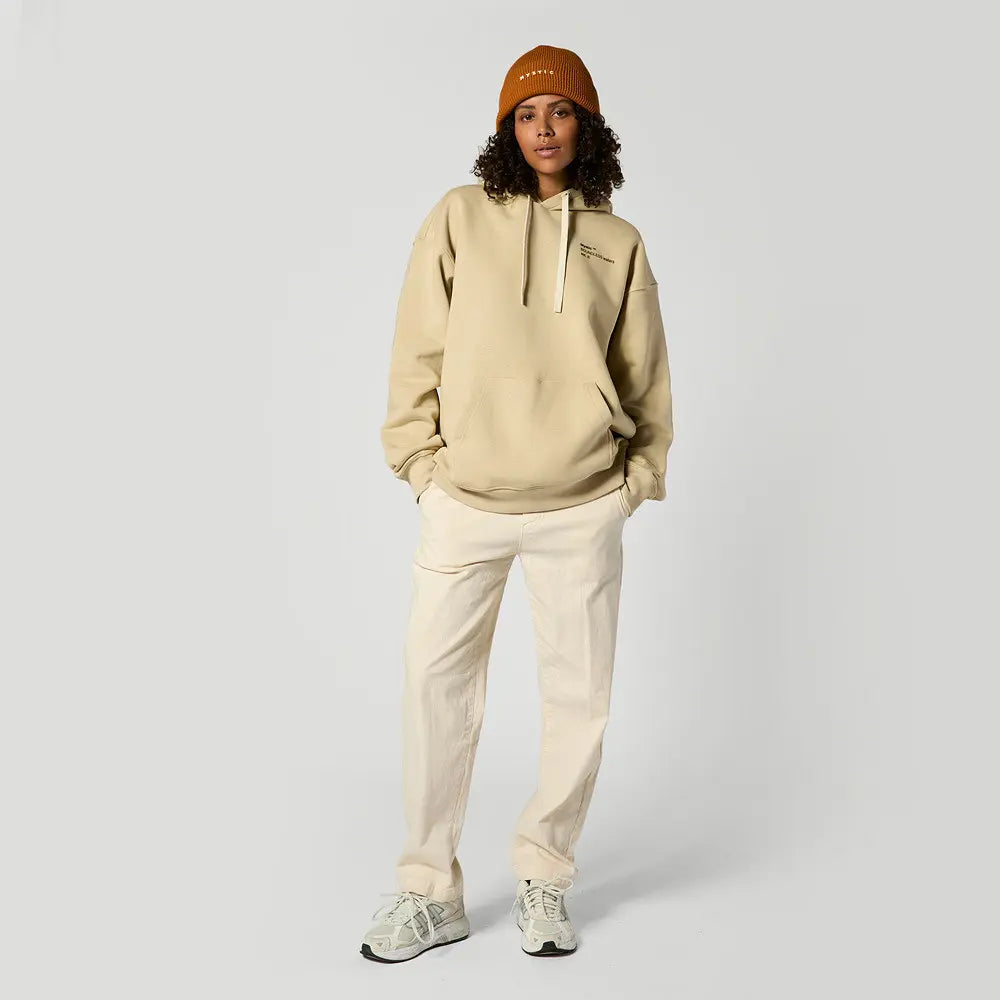 Mystic Heartsease Hoodie in Pale bei einer Frau
