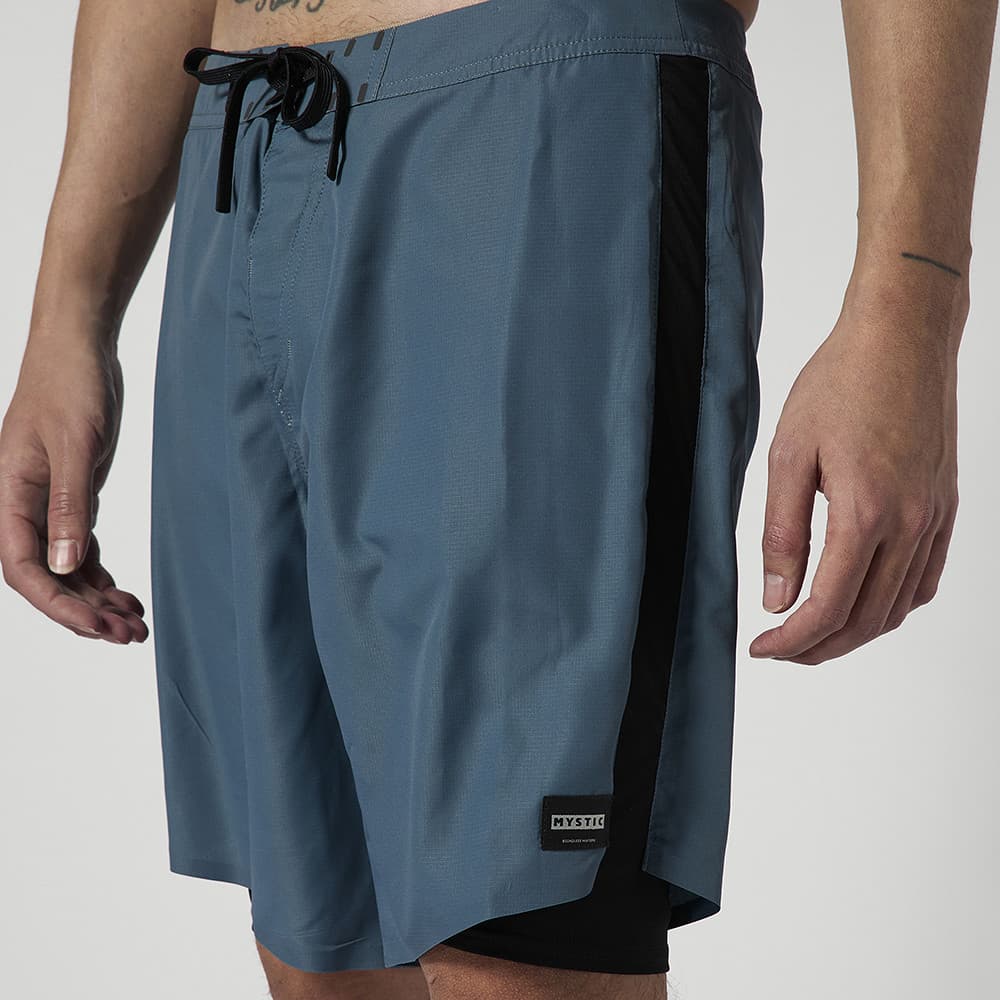 Mystic Sacred Boardshort Tidal Blue von links