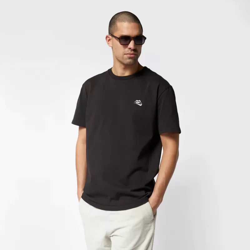 Mystic The Lips Tee black getragen