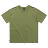 Flachliegendes olivgrünes T-Shirt mit Rundhals, Logo und Nackenetikett