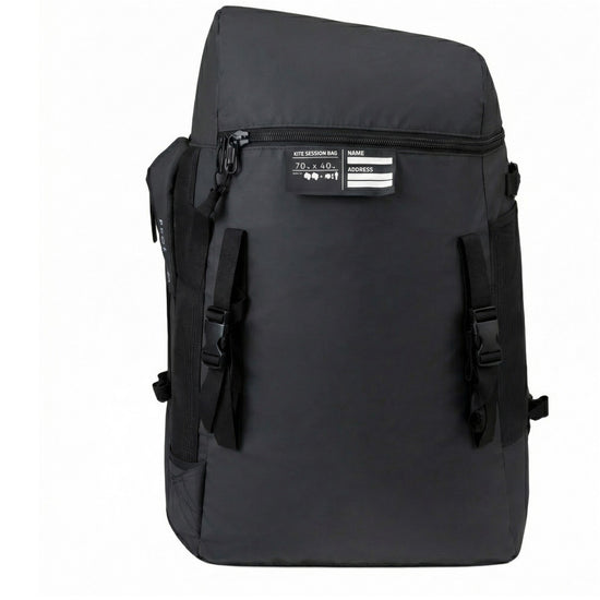 Detailaufnahme des Etiketts am schwarzen Prolimit Kite Session Bag